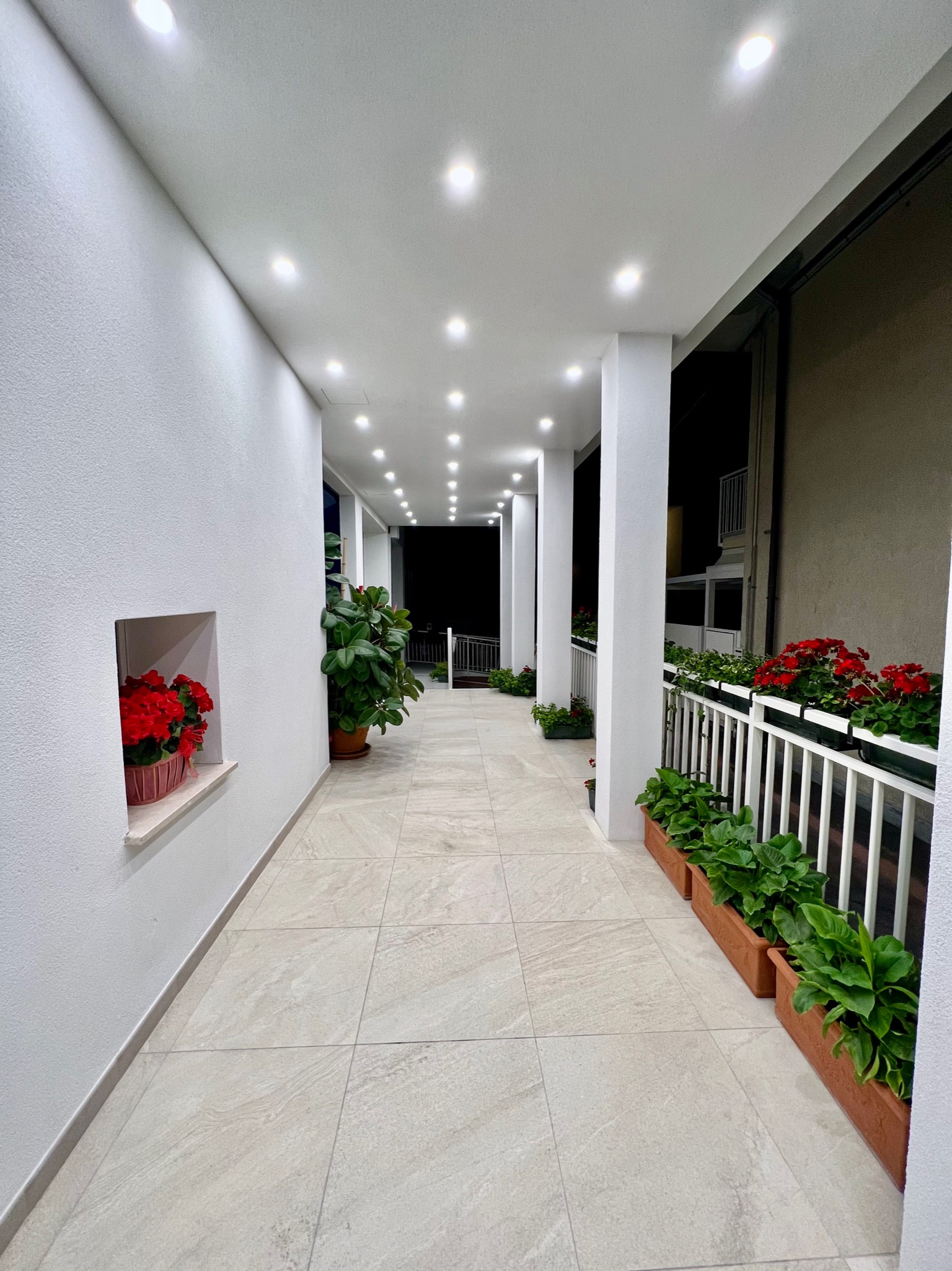 Gallery05